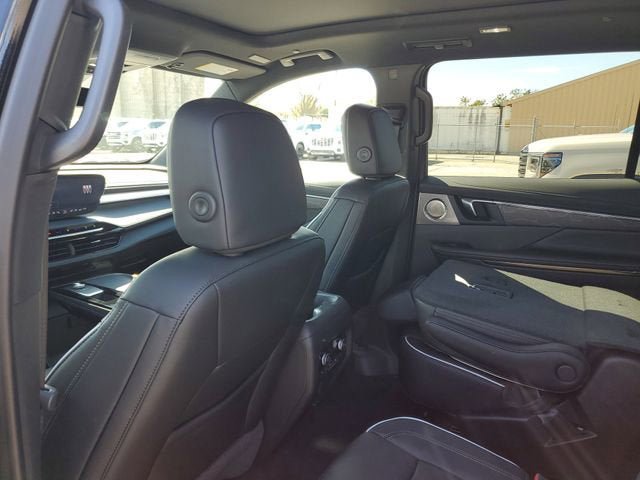 New 2026 Buick Enclave Avenir w/ Super Cruise Package FWD image 10