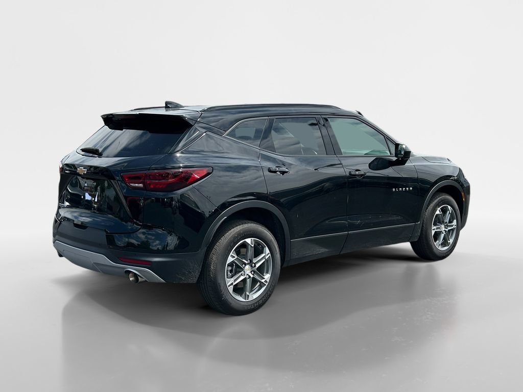 Used 2024 Chevrolet Blazer LT w/ Convenience Package FWD image 6