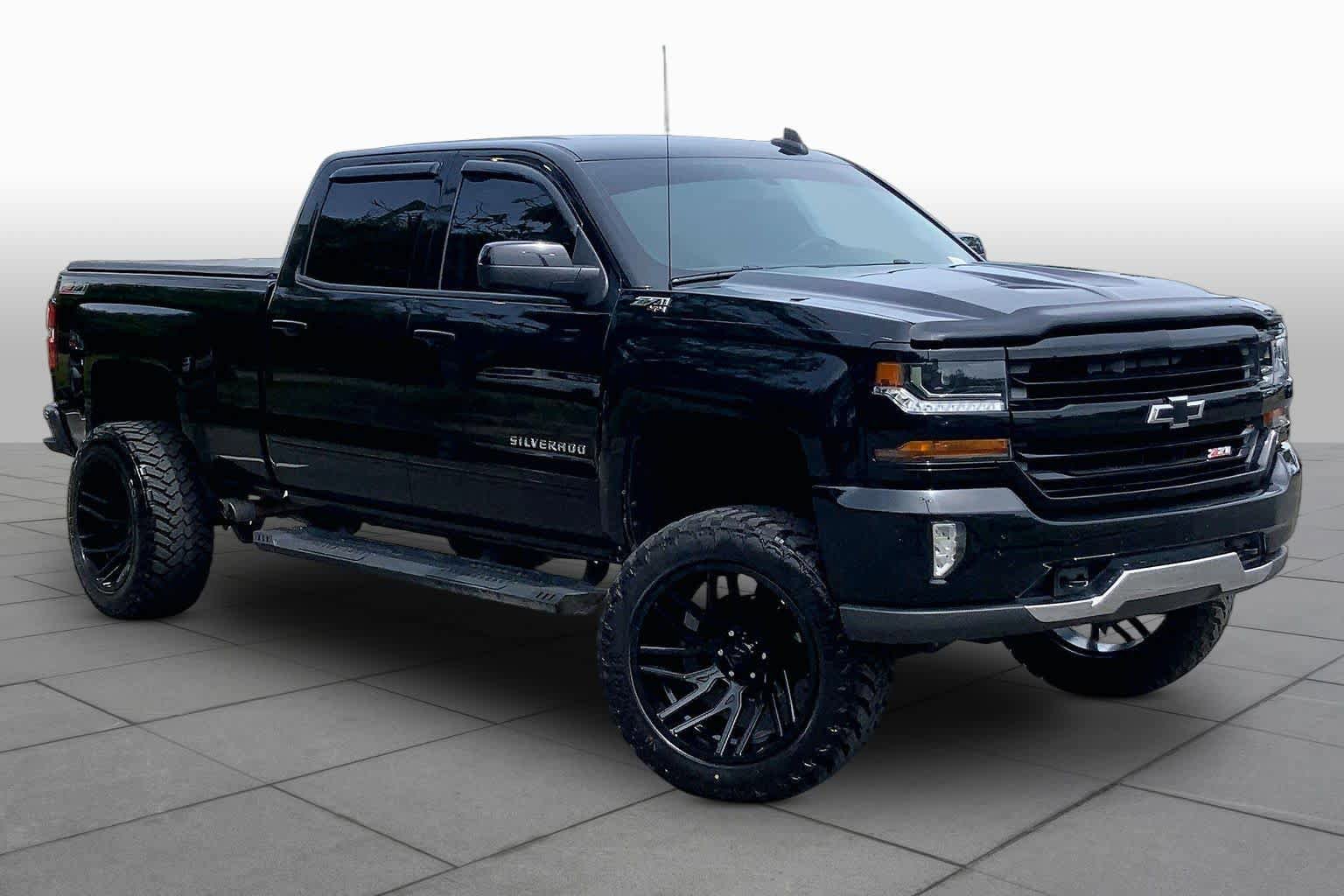 Used 2017 Chevrolet Silverado 1500 LT w/ All Star Edition AWD/4WD image 3