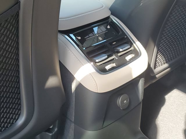 New 2026 Volvo XC90 T8 Plus w/ Protection Package AWD/4WD image 29