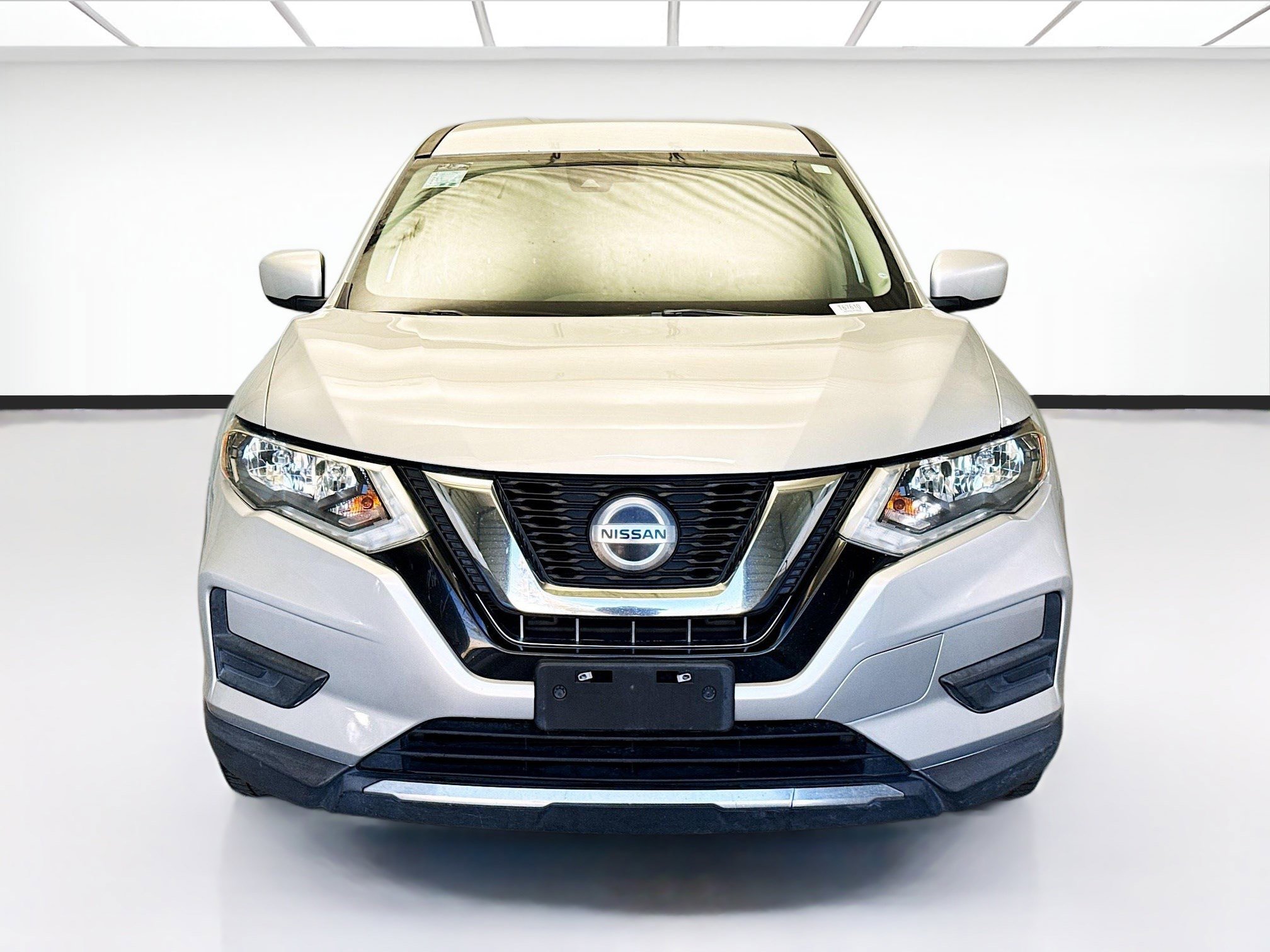 Used 2020 Nissan Rogue S image 2