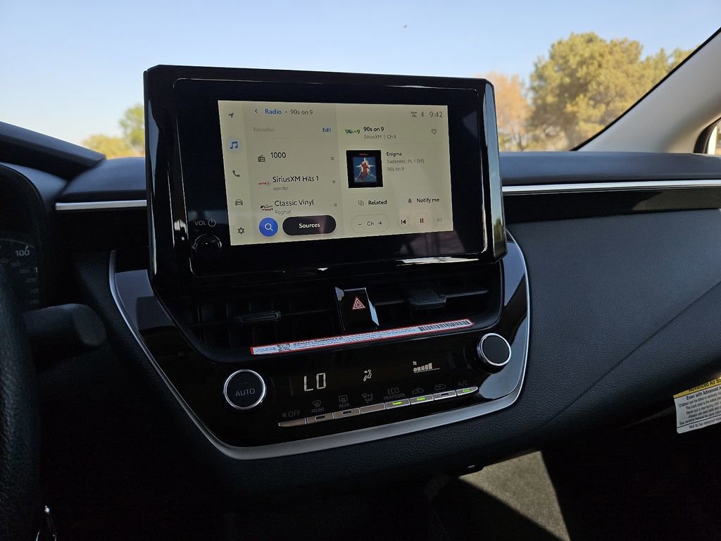 Used 2025 Toyota Corolla LE image 22