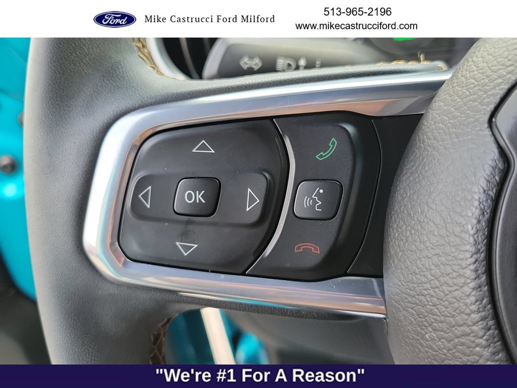 Used 2024 Jeep Wrangler Unlimited Sahara w/ Technology Group AWD/4WD image 16