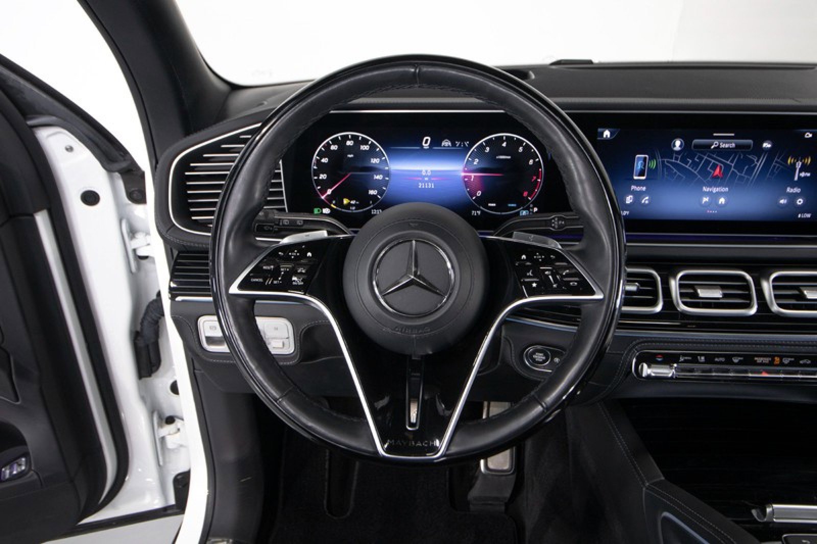 Used 2024 Mercedes-Benz Maybach GLS 600 4MATIC image 25