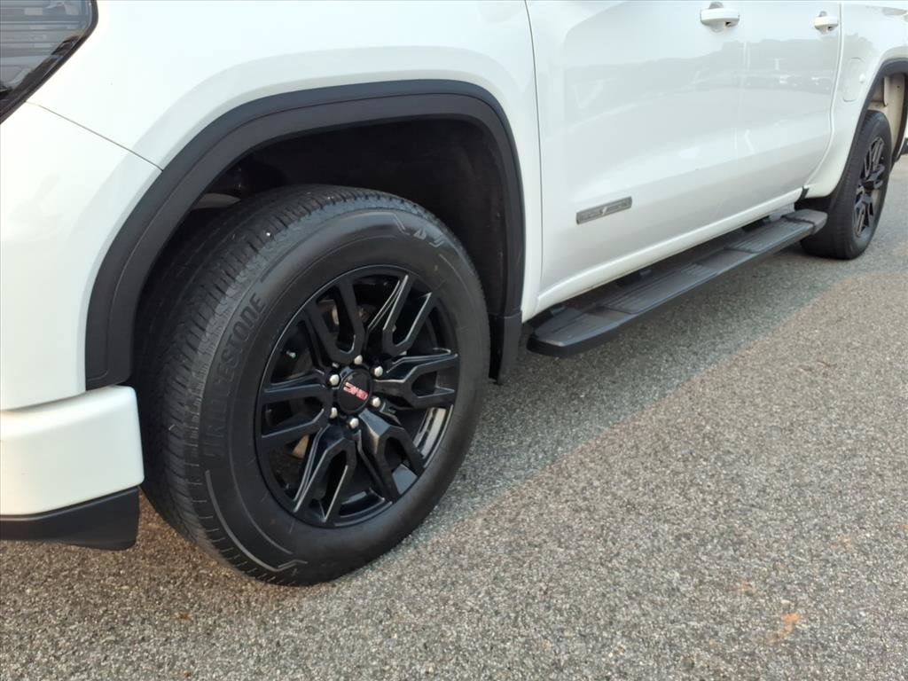 Used 2022 GMC Sierra 1500 Elevation w/ LPO, Elevation Black Package AWD/4WD image 9