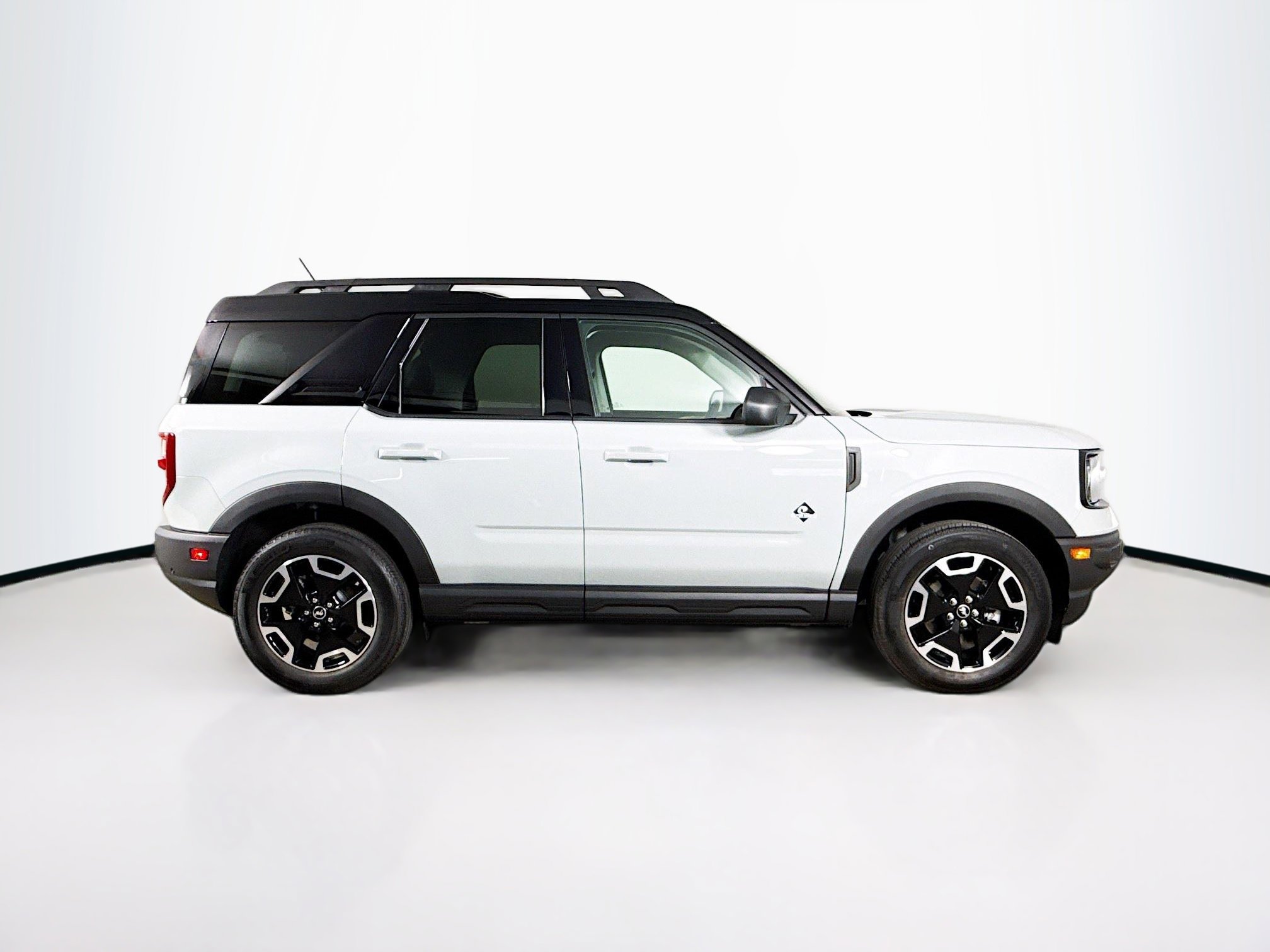 Used 2024 Ford Bronco Sport Outer Banks AWD/4WD image 2