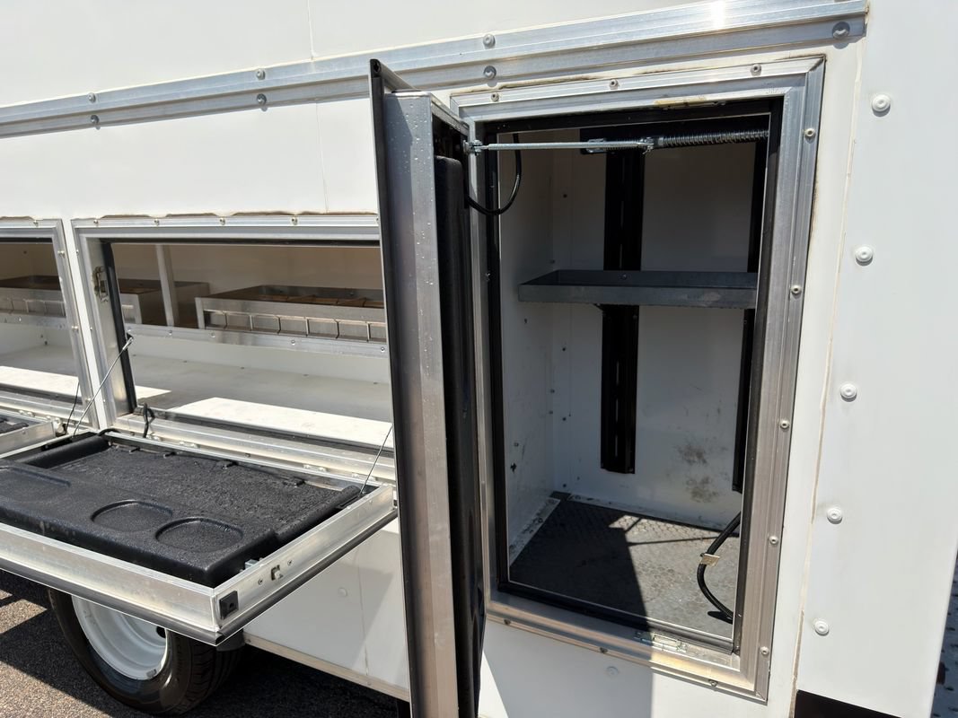 Used 2024 Ford E-450 and Econoline 450 Super Duty w/ Power Windows & Locks Group RWD image 38