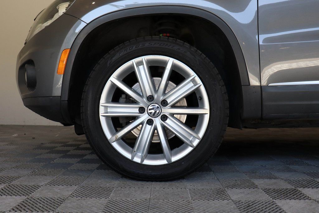 Used 2016 Volkswagen Tiguan SE image 9