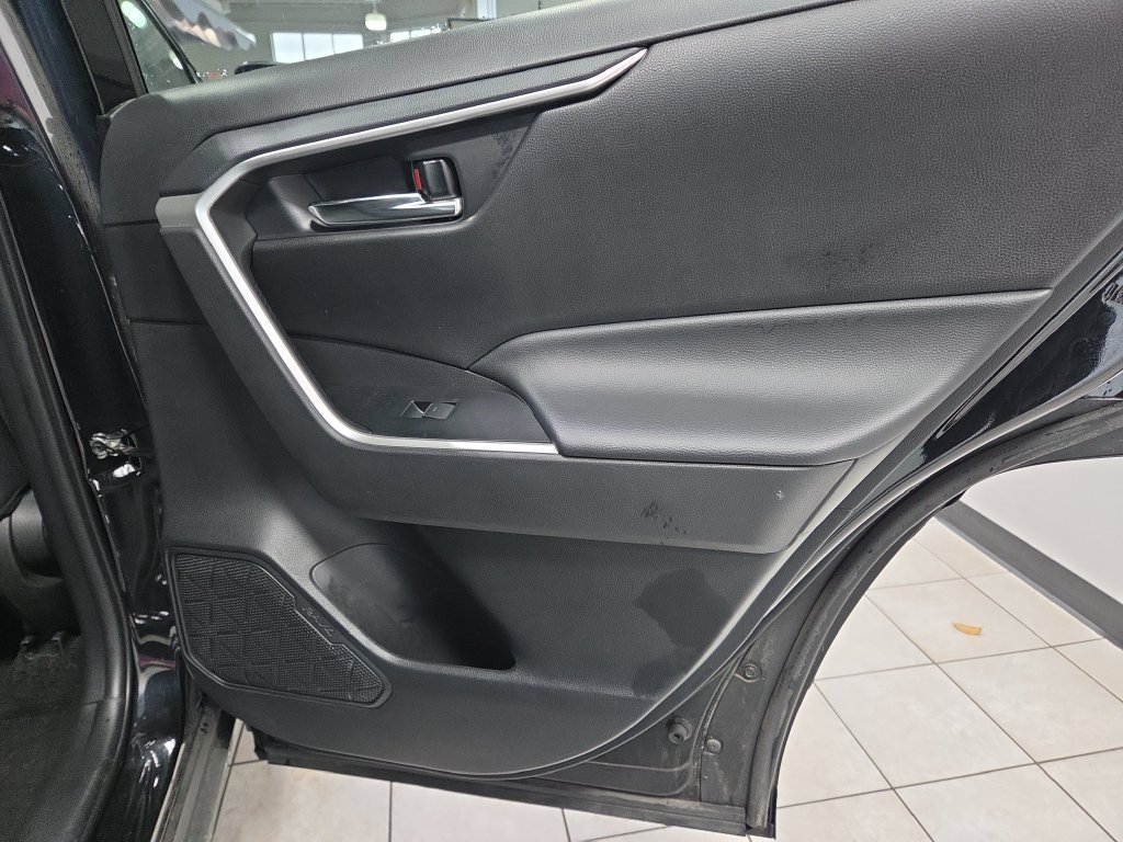Used 2024 Toyota RAV4 XLE AWD/4WD image 18