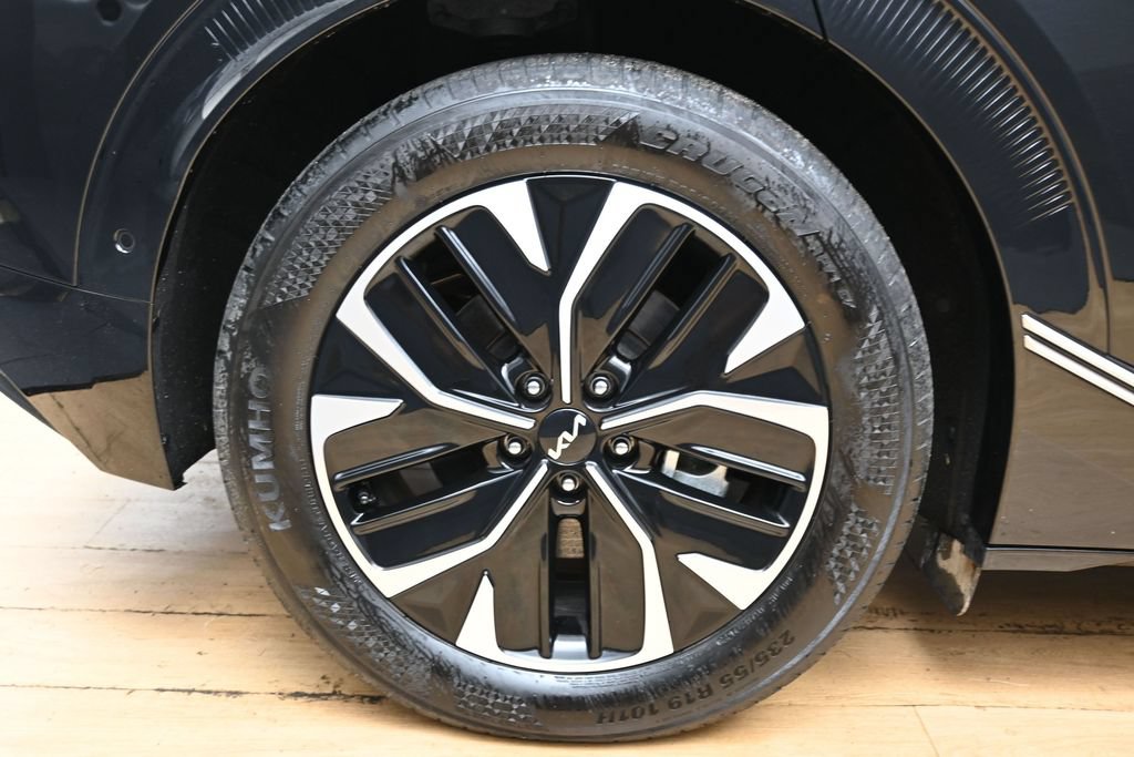 Used 2024 Kia EV6 Wind w/ Wind Technology Package AWD/4WD image 13