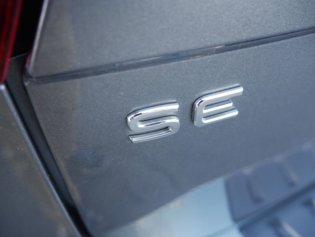 Used 2023 Volkswagen Tiguan SE R-Line image 9