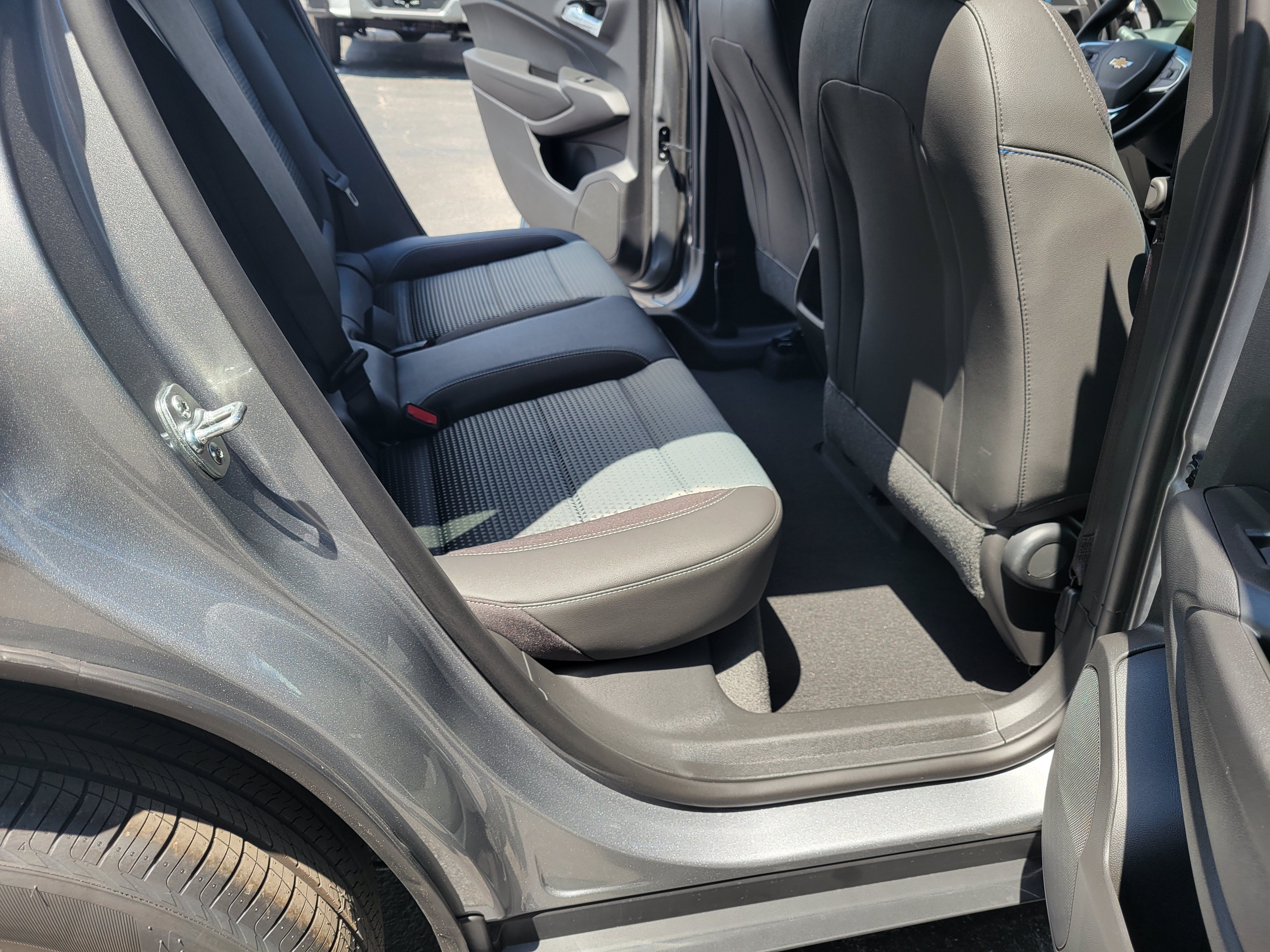 New 2026 Chevrolet Trax LT w/ Driver Confidence Package FWD image 29
