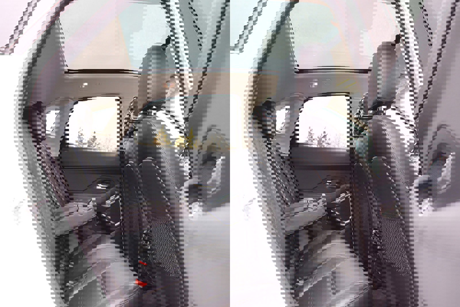 Used 2019 Jaguar E-PACE S image 17