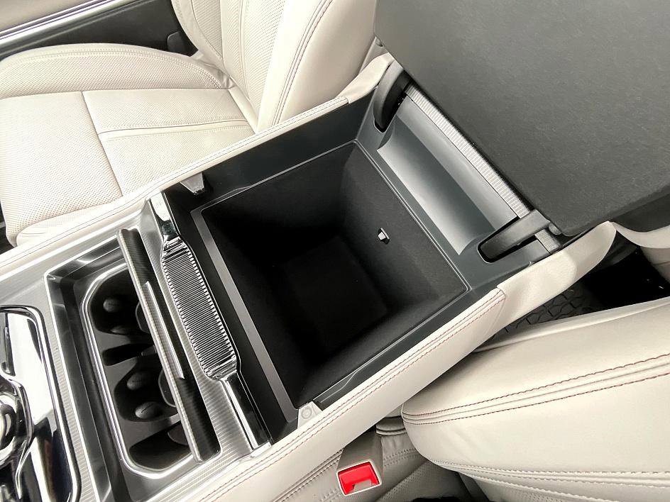 New 2026 Jeep Grand Wagoneer L Summit image 32