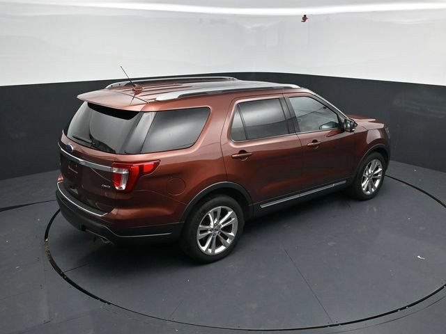 Used 2018 Ford Explorer XLT w/ Equipment Group 202A AWD/4WD image 61