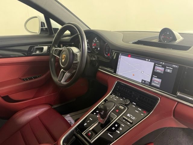 Used 2020 Porsche Panamera RWD image 31