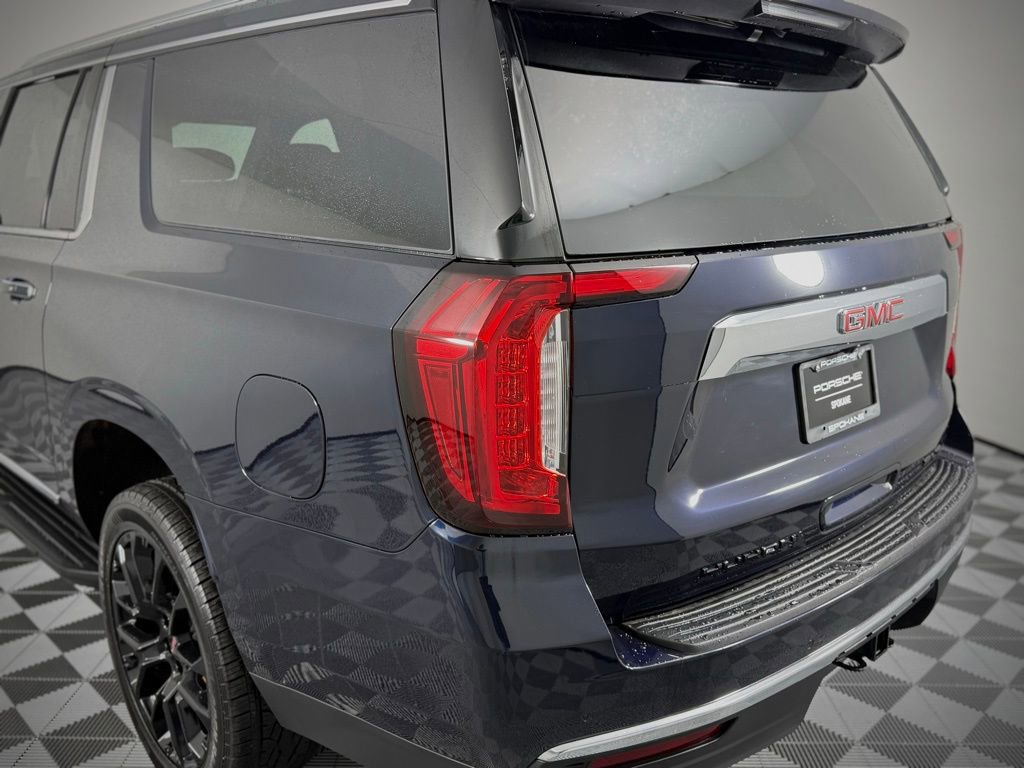 Used 2023 GMC Yukon XL SLT w/ SLT Premium Package image 12