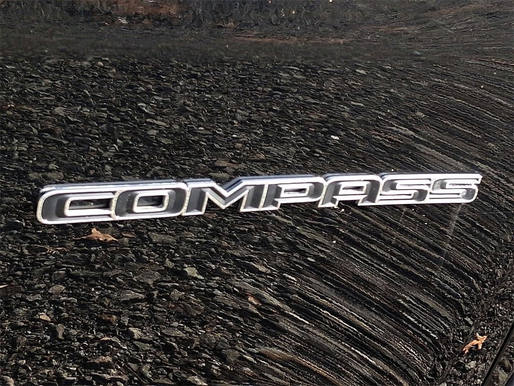 Certified 2024 Jeep Compass Limited image 24