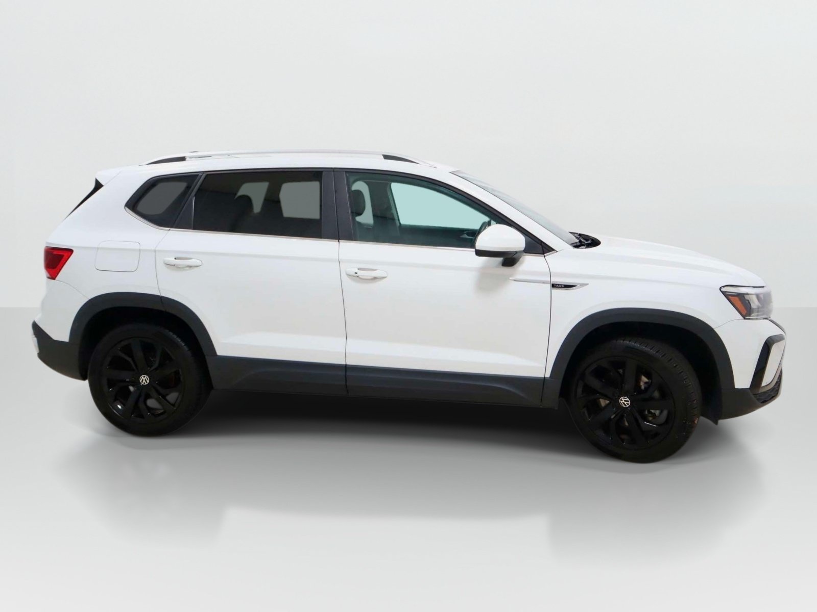 Used 2022 Volkswagen Taos SE FWD image 6