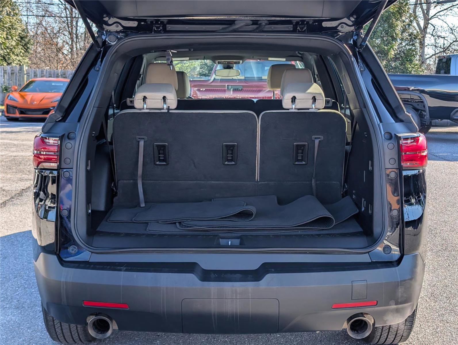 Used 2023 Chevrolet Traverse LS w/ Safety Package image 14