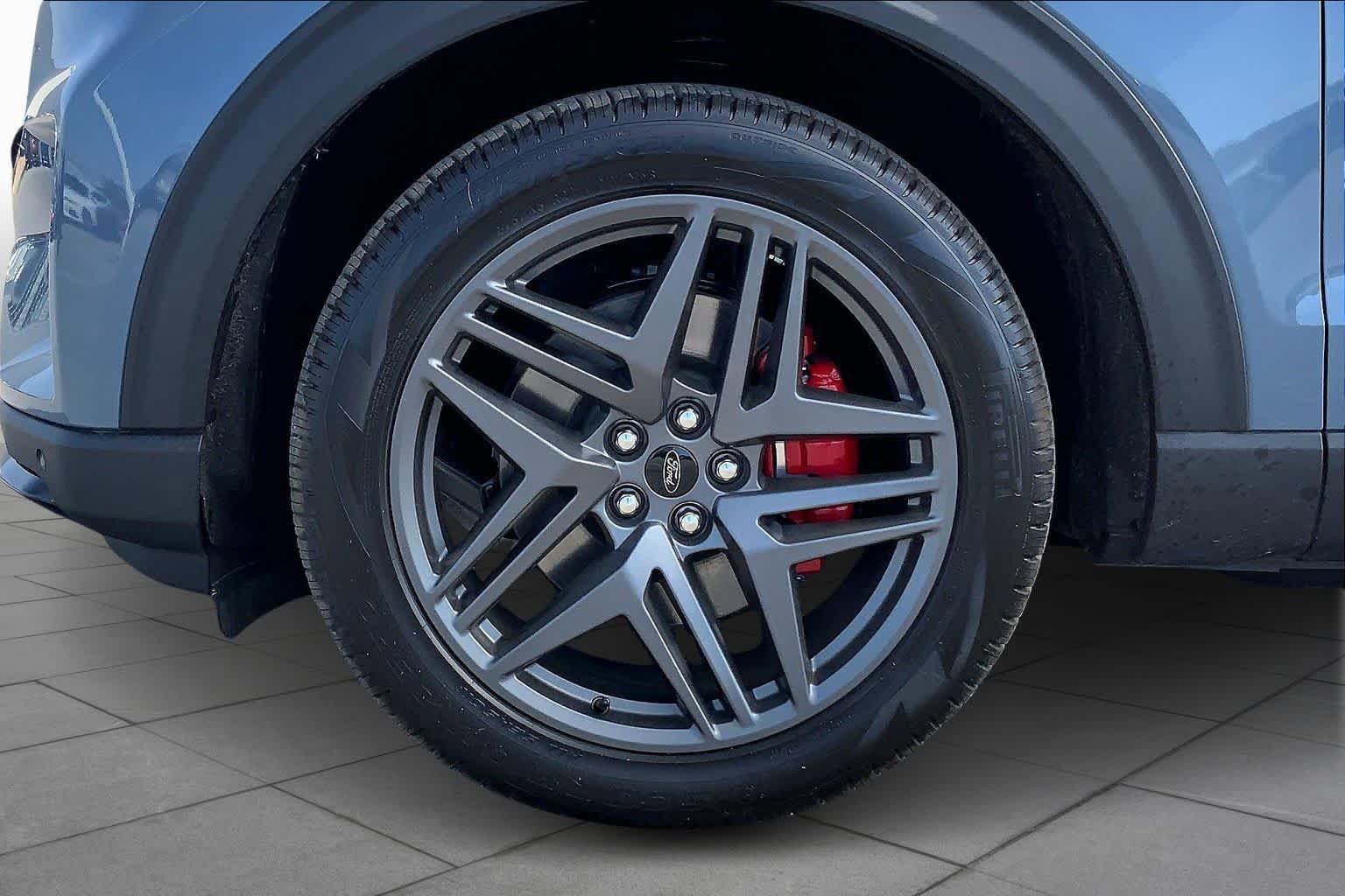 Certified 2025 Ford Explorer ST w/ Sun And Sound Package image 11