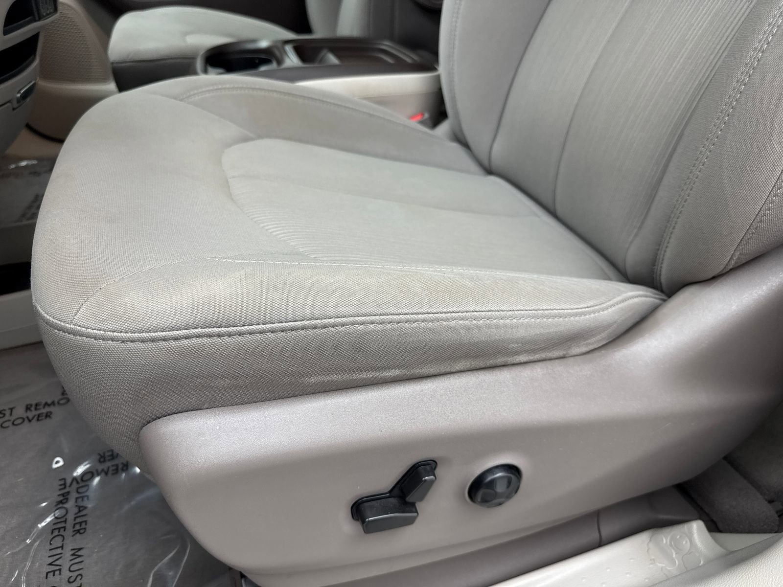 Used 2021 Chrysler Pacifica Touring FWD image 36