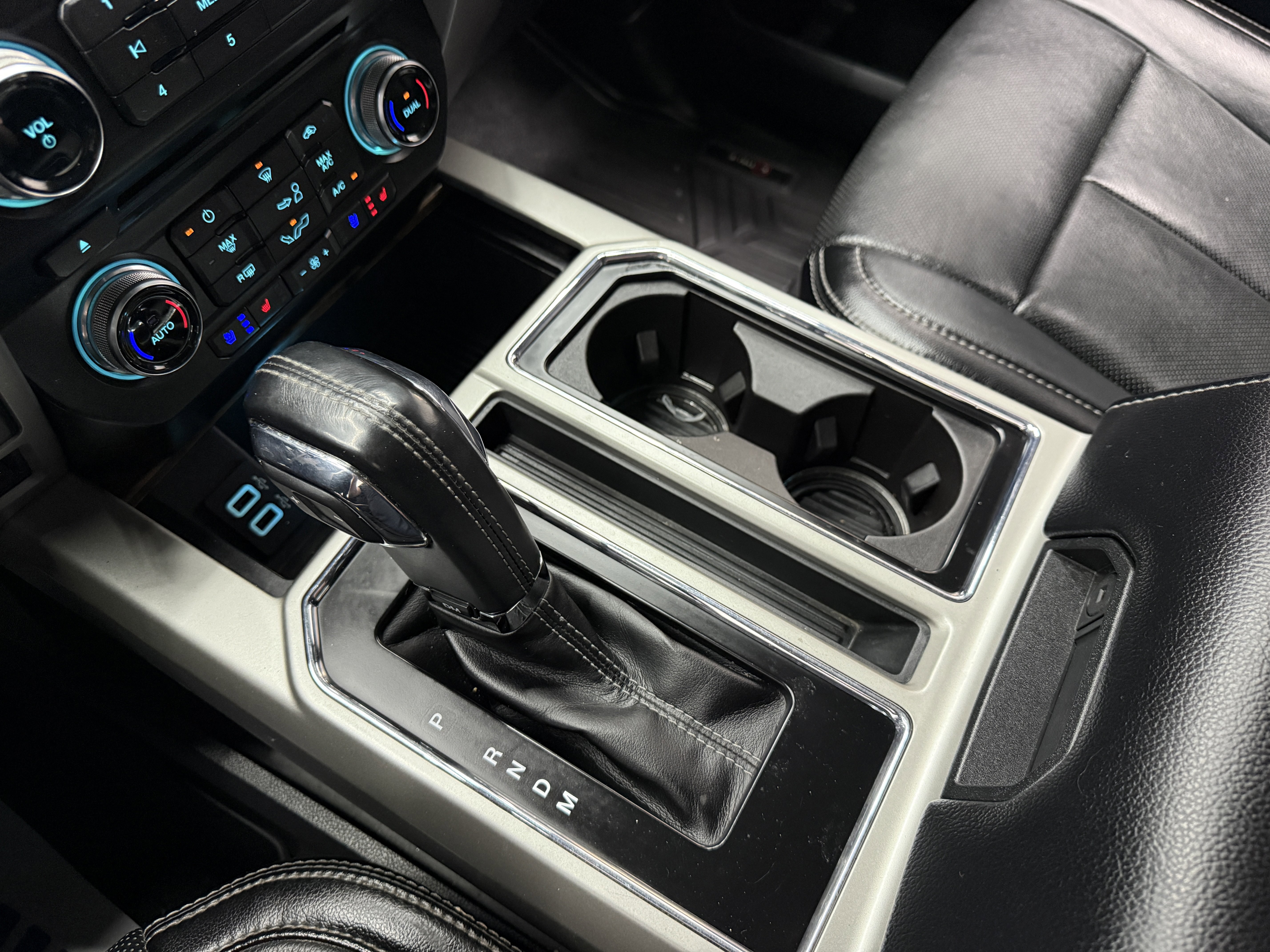 Used 2018 Ford F150 Lariat w/ Equipment Group 502A Luxury image 17