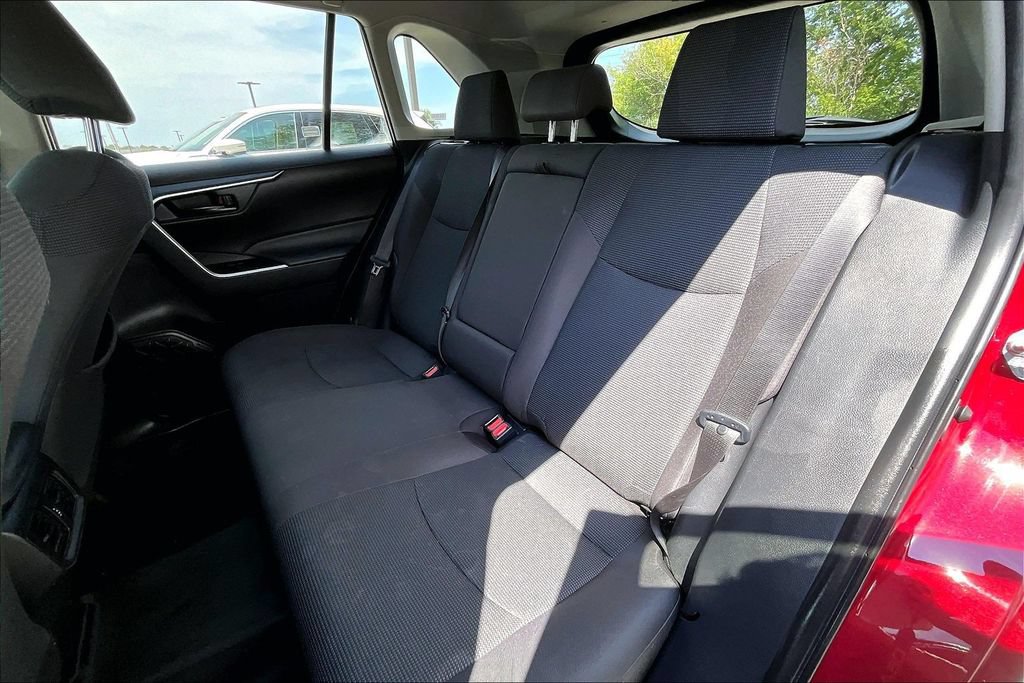 Used 2024 Toyota RAV4 LE AWD/4WD image 36