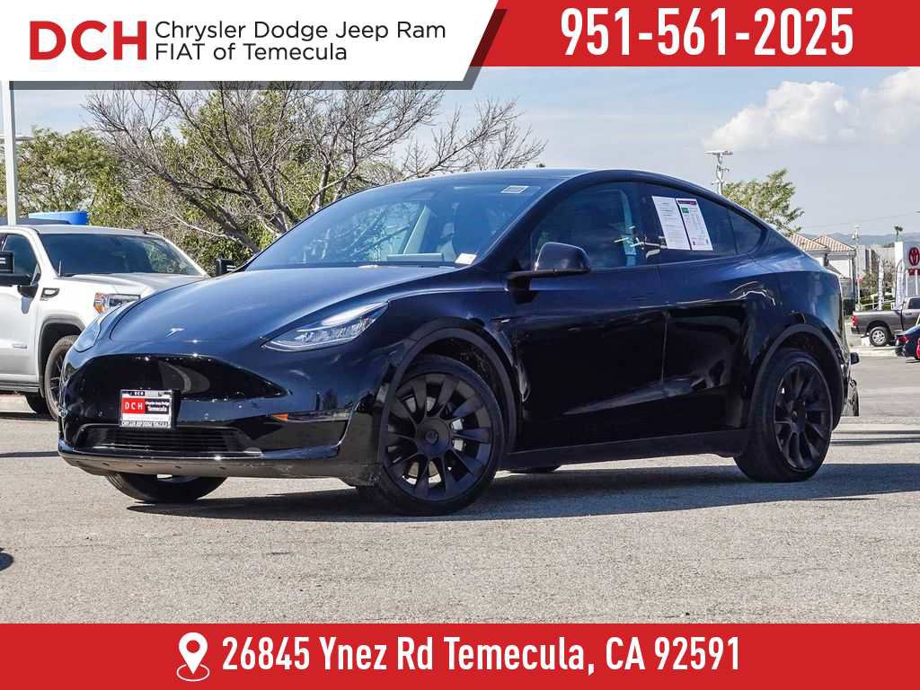 Used 2022 Tesla Model Y Long Range image 1