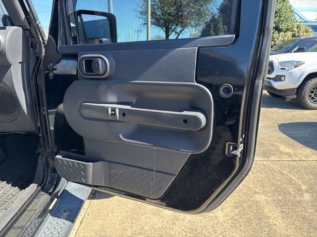 Used 2009 Jeep Wrangler X image 12