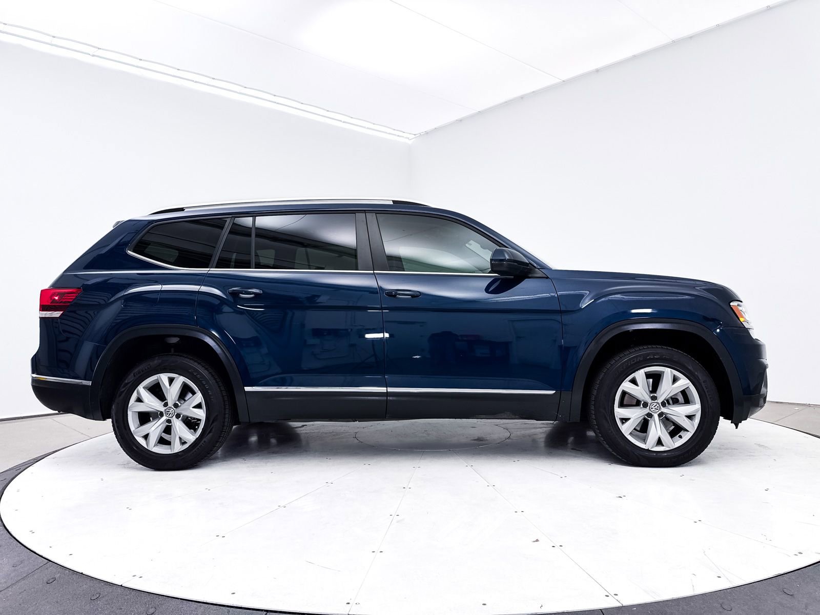 Used 2018 Volkswagen Atlas SEL FWD image 40