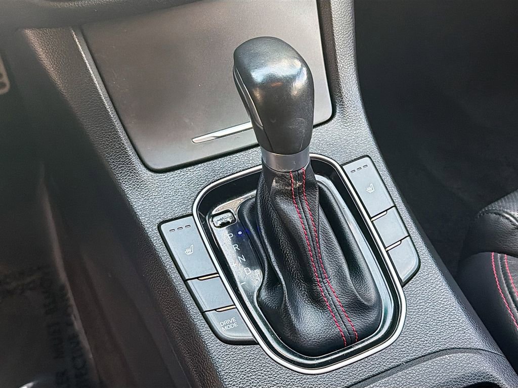 Used 2018 Hyundai Elantra GT Sport image 16