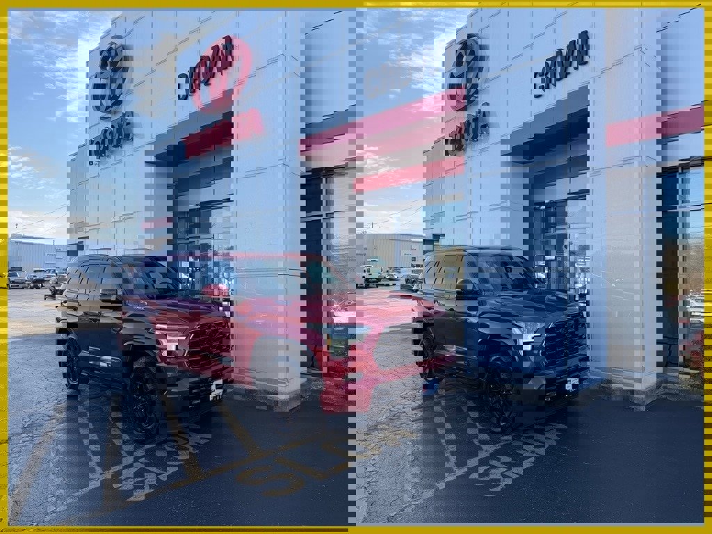 Used 2024 Toyota Sequoia Platinum image 1