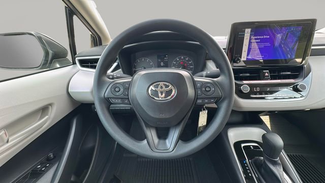 Used 2025 Toyota Corolla LE image 11