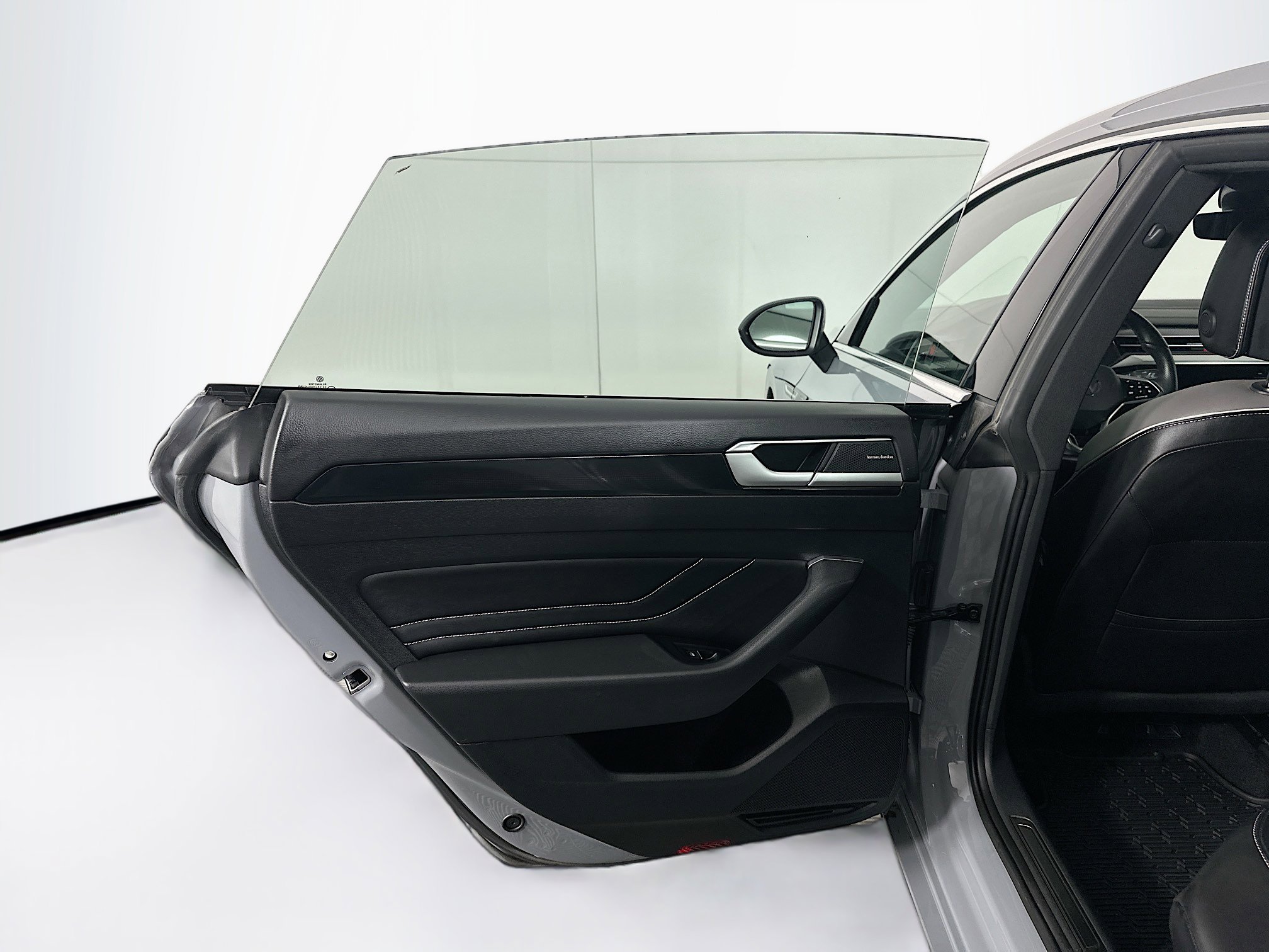 Used 2023 Volkswagen Arteon SEL Premium image 26