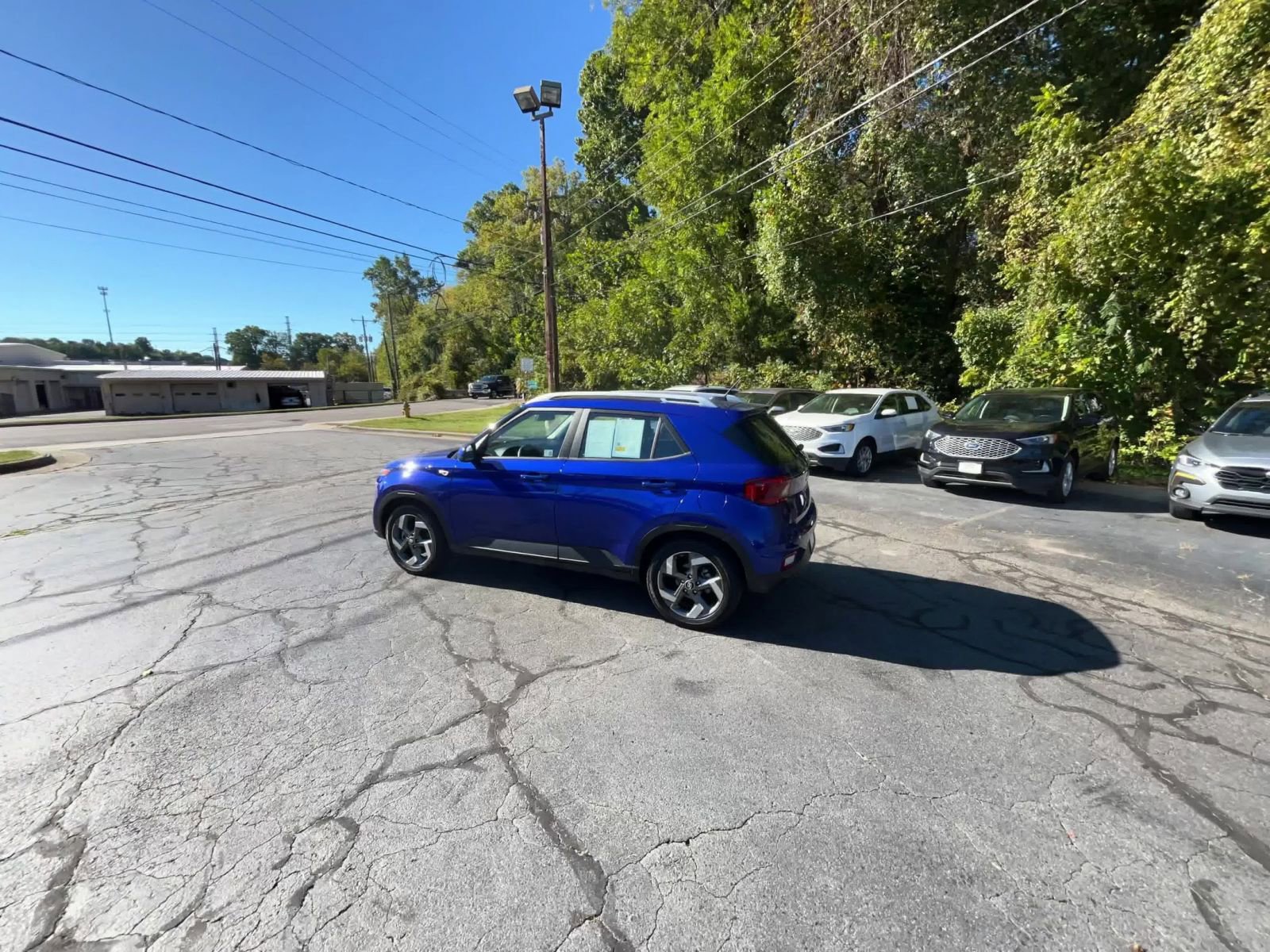 Used 2025 Hyundai Venue SEL image 16