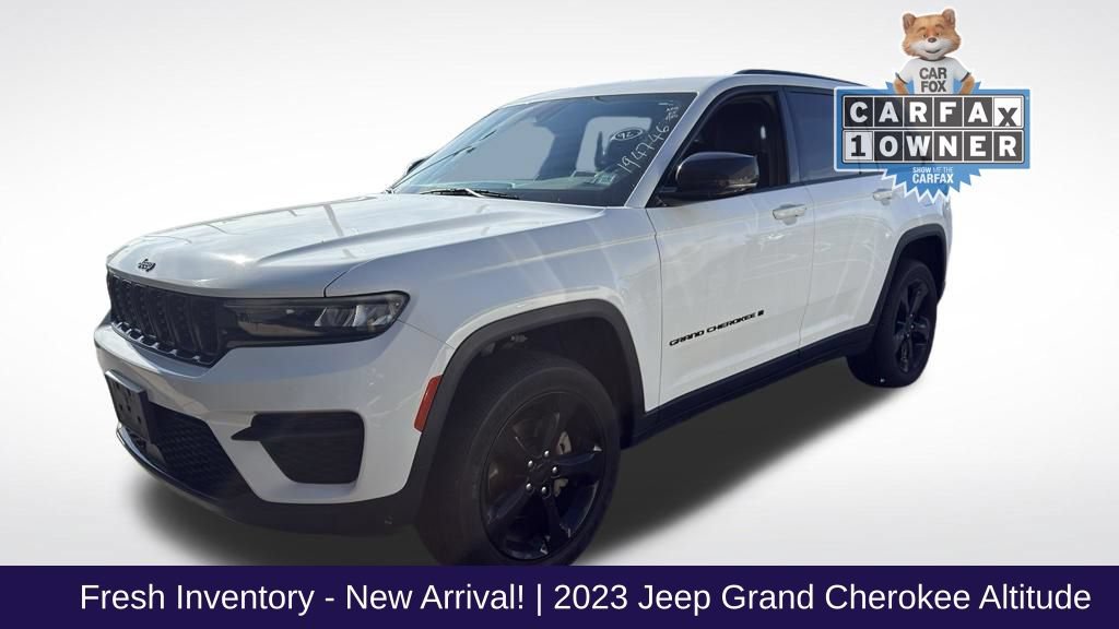 Used 2023 Jeep Grand Cherokee Altitude AWD/4WD image 1