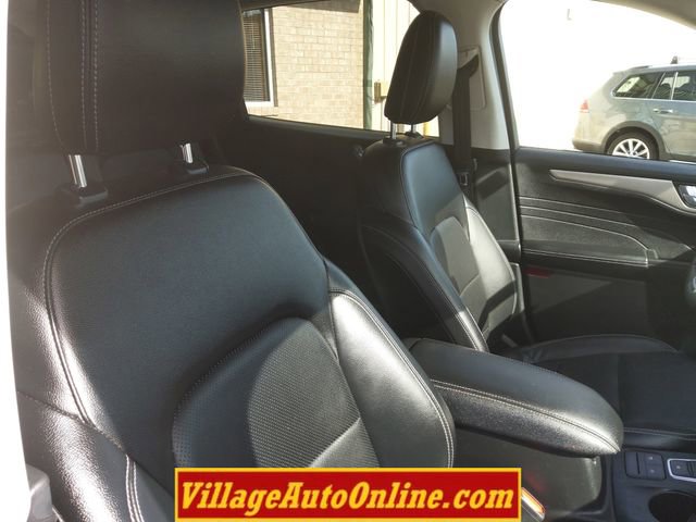 Used 2022 Ford Escape SEL image 38