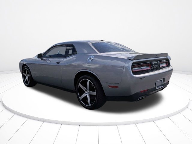 Used 2018 Dodge Challenger R/T RWD image 5