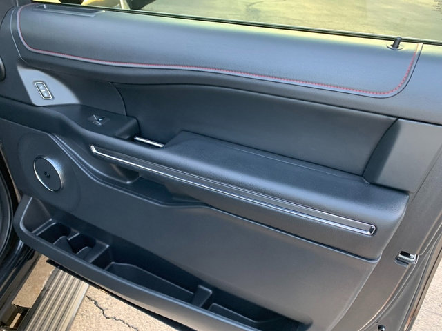 Used 2023 Ford Expedition Limited image 14