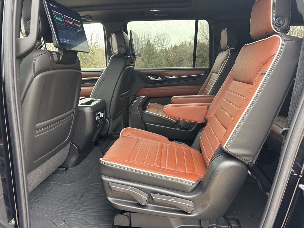 Used 2024 GMC Yukon XL Denali Ultimate w/ LPO, Illumination Package image 37