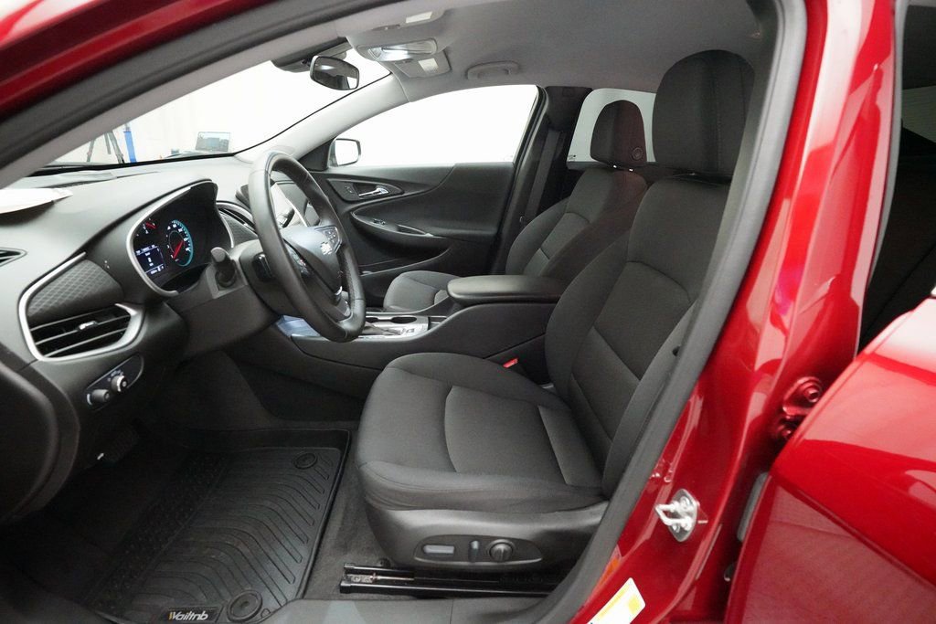 Used 2024 Chevrolet Malibu RS image 6
