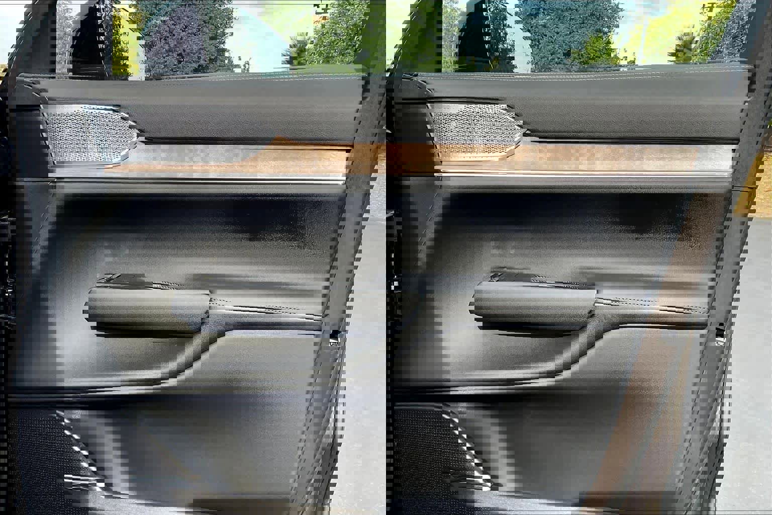 Used 2025 Volvo EX90 Ultra image 27