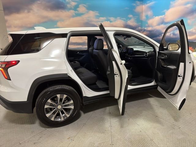 Used 2026 Chevrolet Equinox LT image 40