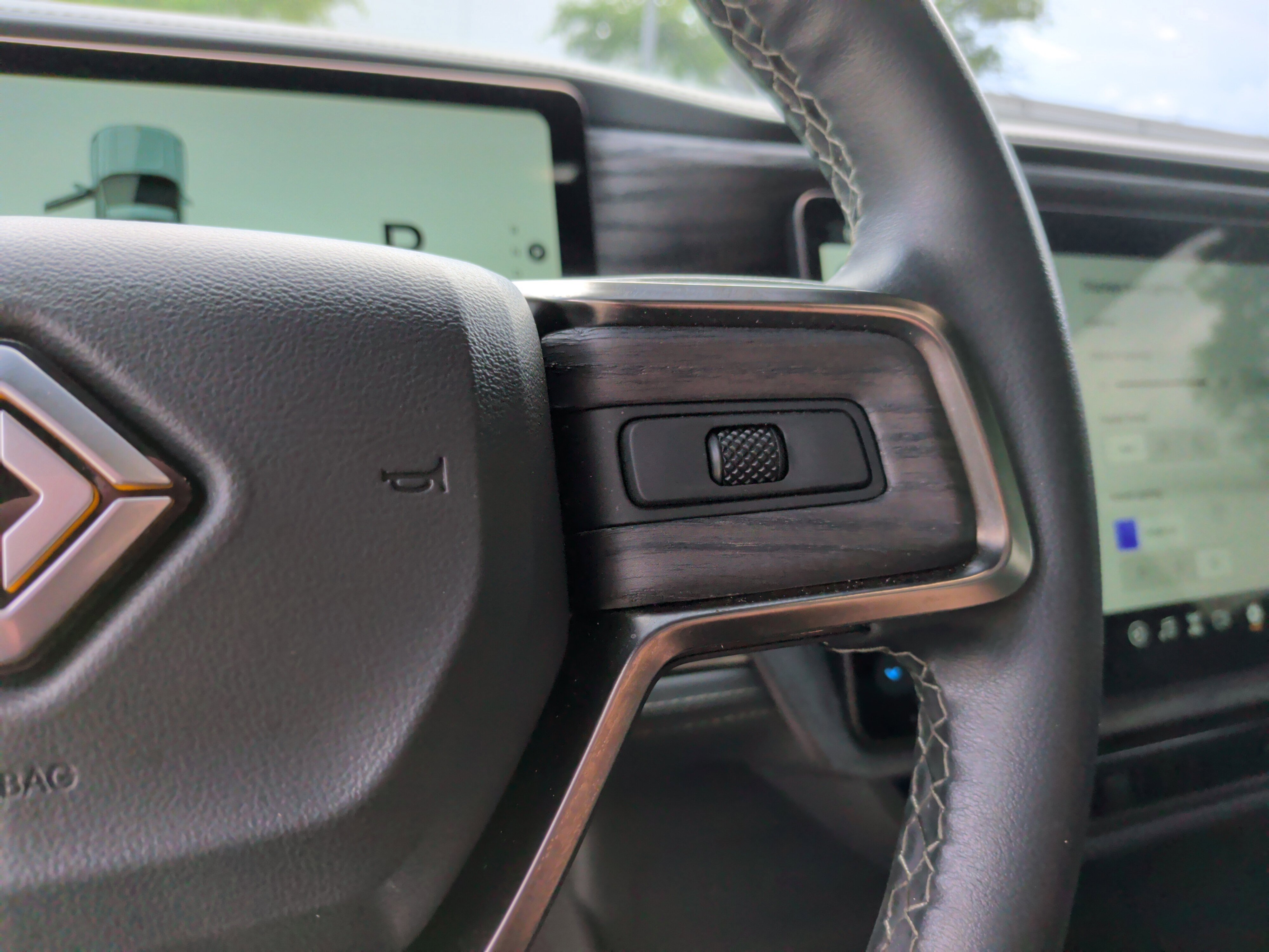 Used 2023 Rivian R1T Adventure image 21