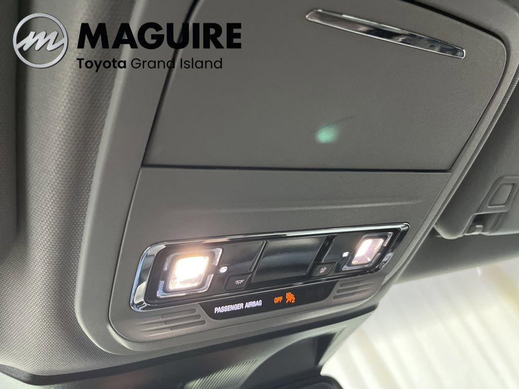 Used 2022 Lincoln Corsair AWD w/ Equipment Group 101A image 15