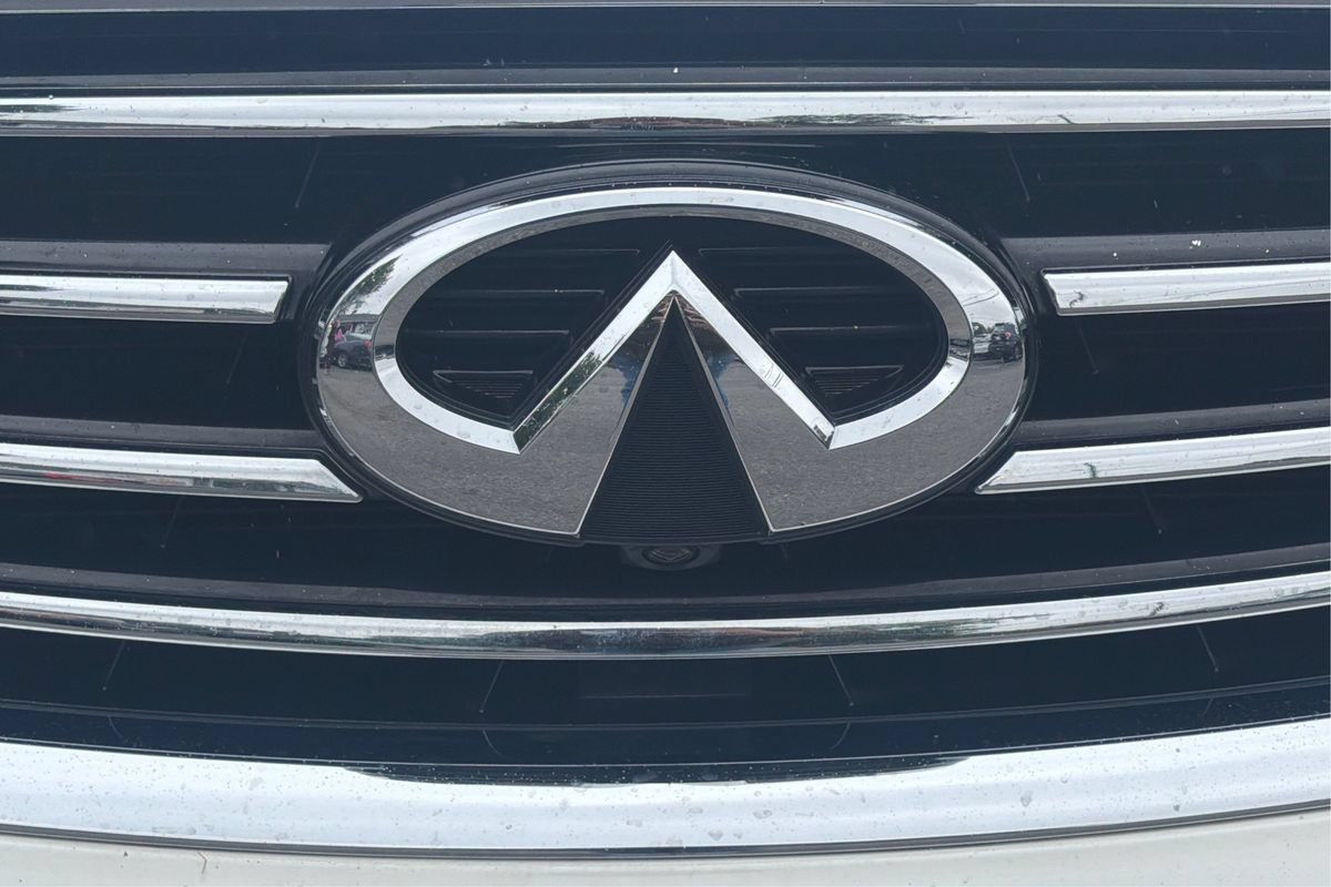 Used 2016 INFINITI QX70 2WD w/ Premium Package image 29