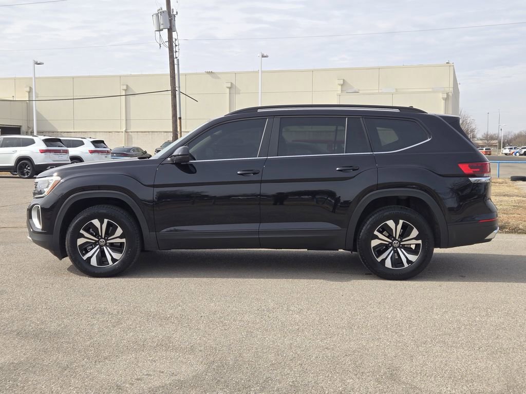 Used 2024 Volkswagen Atlas SE image 4
