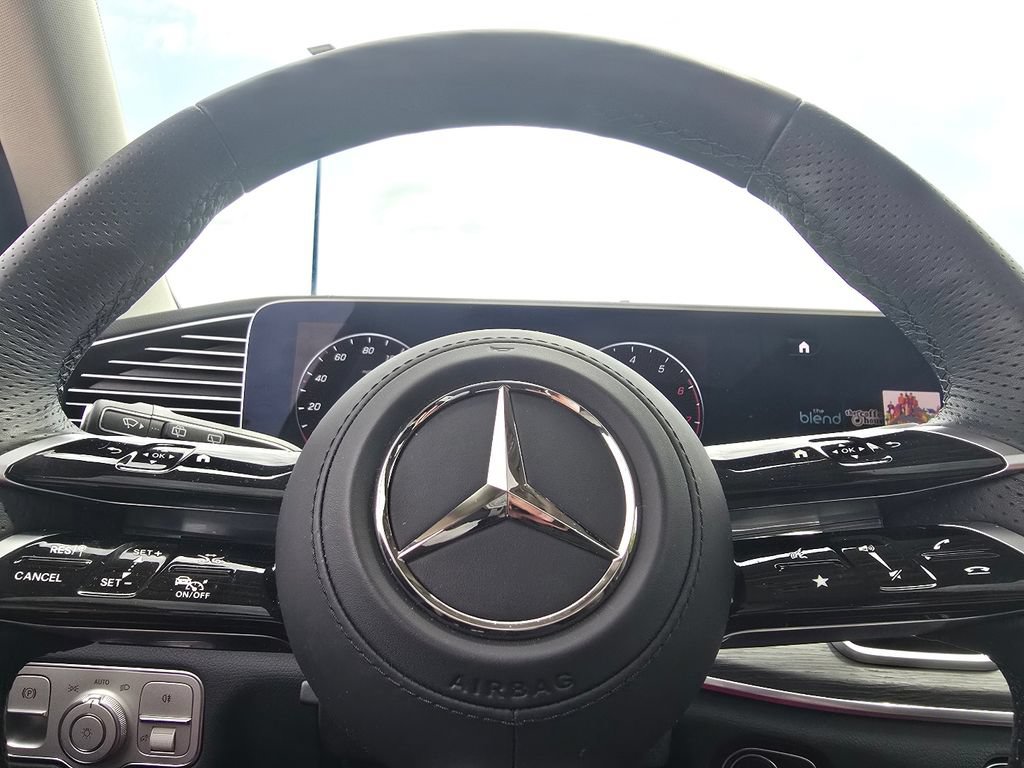 Certified 2026 Mercedes-Benz GLS 450 4MATIC image 31