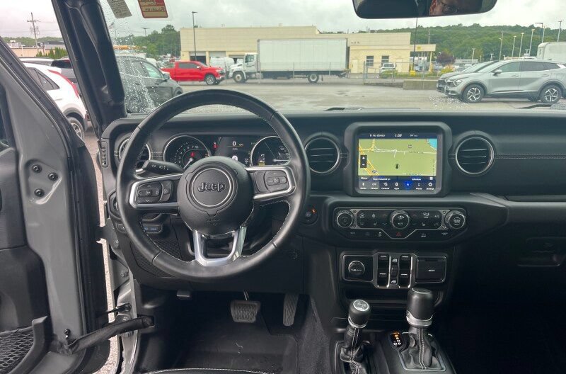 Used 2023 Jeep Wrangler Unlimited Sahara w/ Cold Weather Group AWD/4WD image 14